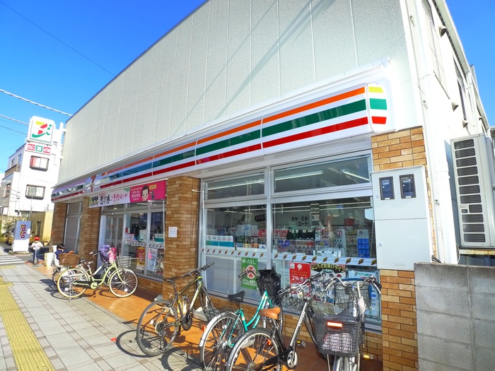 コンビニ　セブンイレブン（コンビニ）まで355m