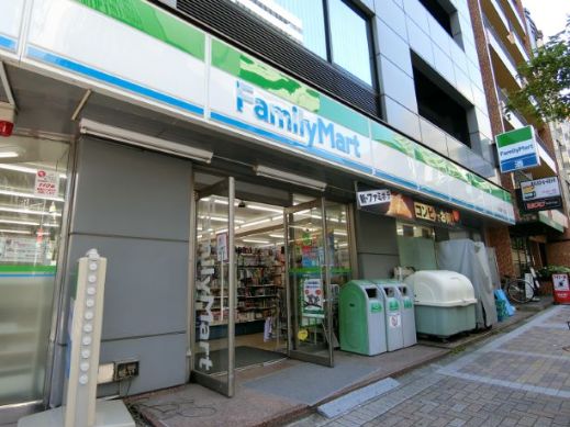コンビニ　ファミリーマート芝公園一丁目店（コンビニ）まで132m