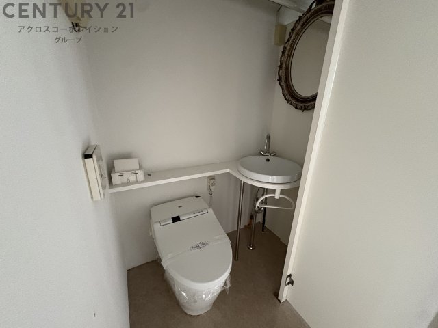 トイレ　温水洗浄便座付きのトイレです♪