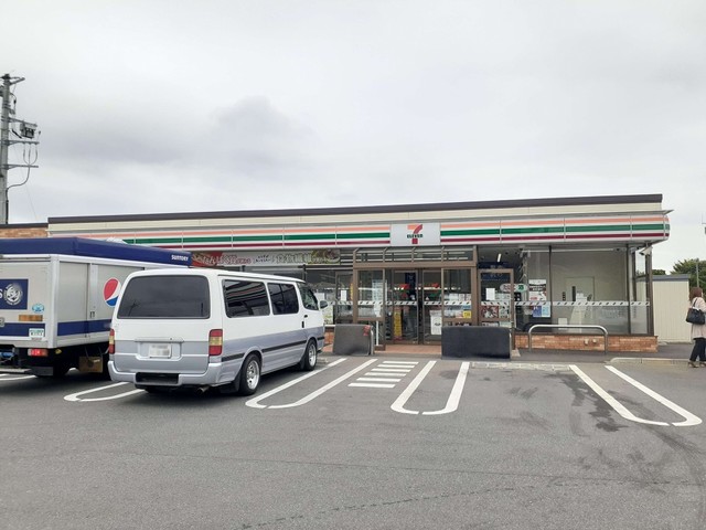 コンビニ　セブンイレブン若栗店（コンビニ）まで750m