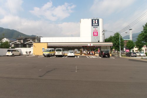 コンビニ　セブンイレブン呉市広国際通り店（コンビニ）まで124m