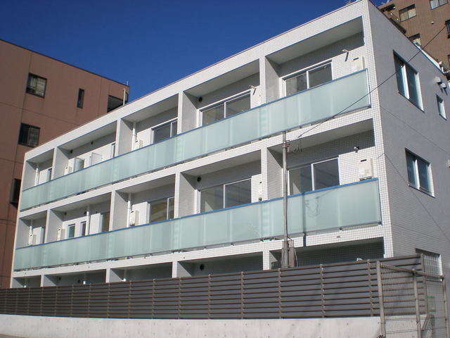 建物外観　オートロック・防犯カメラ設置♪