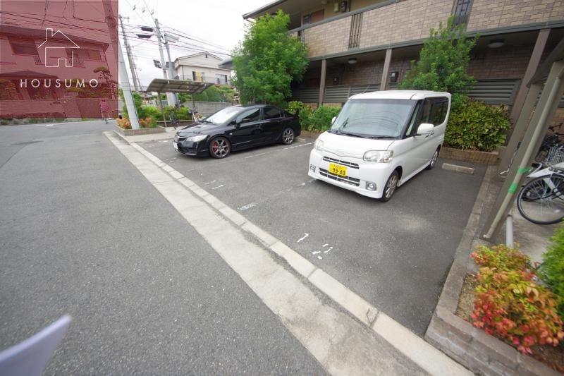 駐車場　駐車場完備です