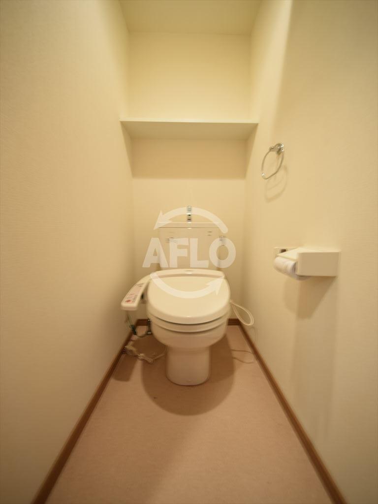 トイレ　温水洗浄便座