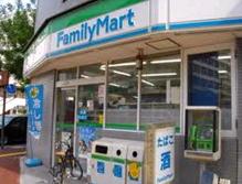 コンビニ　ファミリーマート 舞鶴三丁目店（コンビニ）まで71m