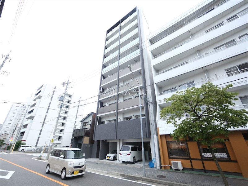 建物外観　外観　オートロック　防犯カメラ　宅配BOX完備