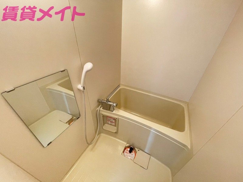 バス・シャワールーム　同型参考写真