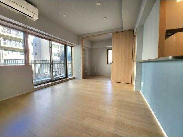 居室・リビング　※別部屋の参考写真です。