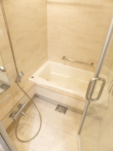 バス・シャワールーム　別タイプ部屋　参考写真です