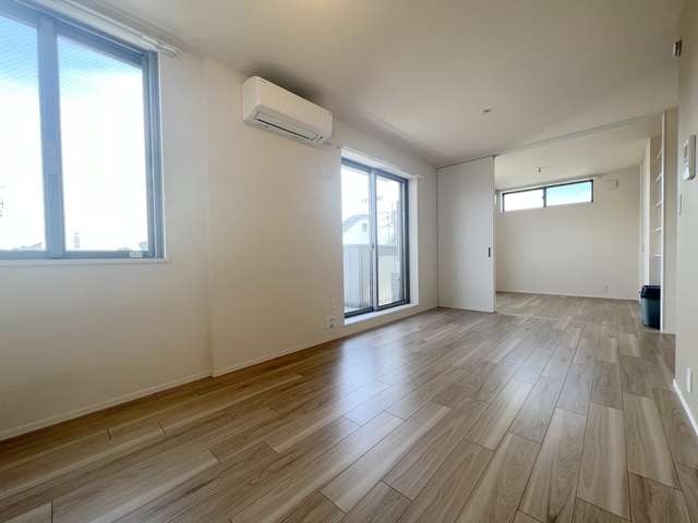 居室・リビング　★明るいフローリングの角部屋です★