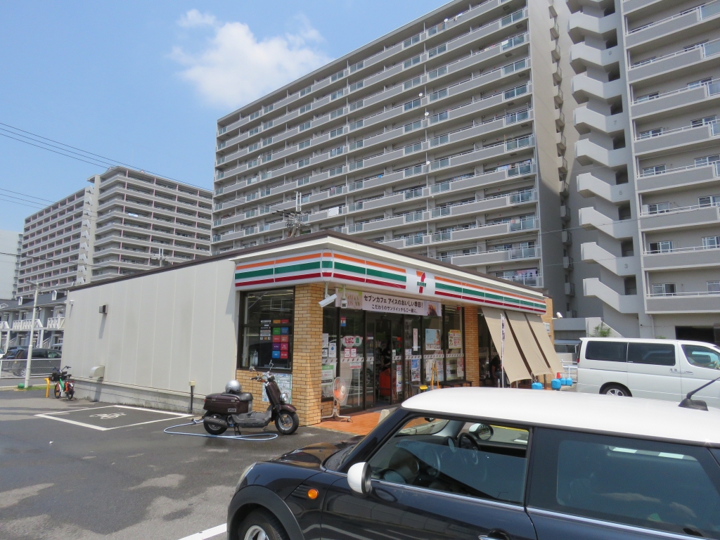 コンビニ　セブンイレブン栗東駅前店（コンビニ）まで598m