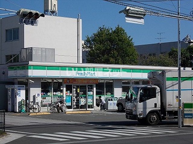 コンビニ　ファミリーマート 南国おおそね店（コンビニ）まで607m