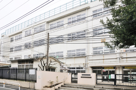 中学校　渋谷区立広尾中学校（中学校）まで475m