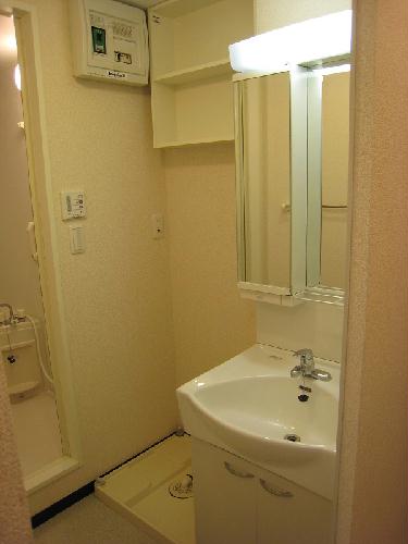 洗面設備　独立洗面台です