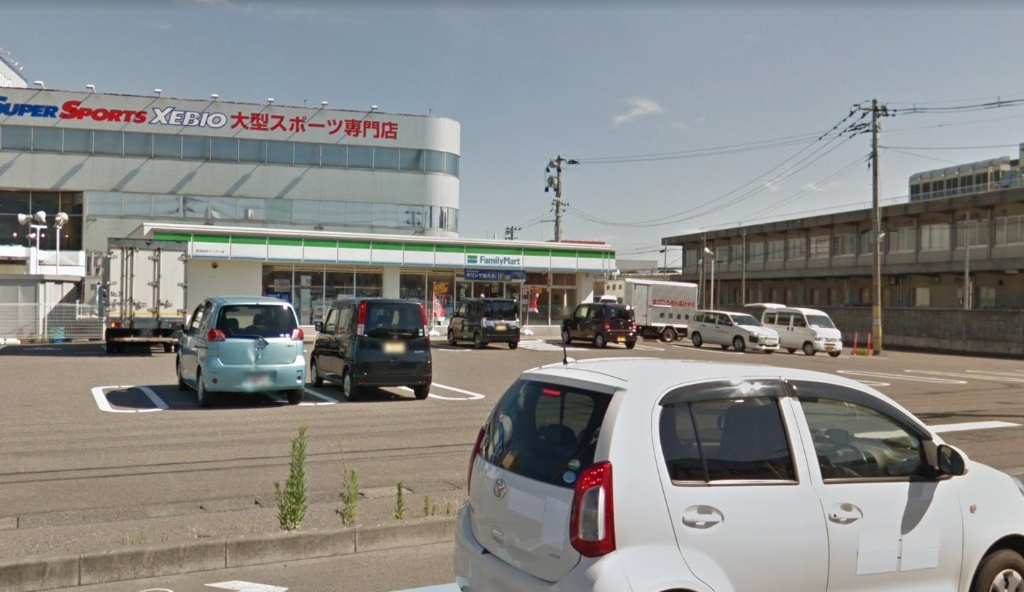 コンビニ　ファミリーマート 新潟桜木インター店（コンビニ）まで465m