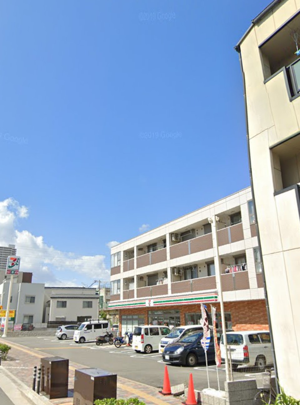コンビニ　セブンイレブン東大阪岩田町1丁目店（コンビニ）まで272m