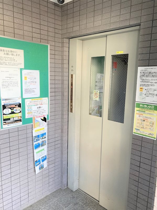 ロビー　エレベーター