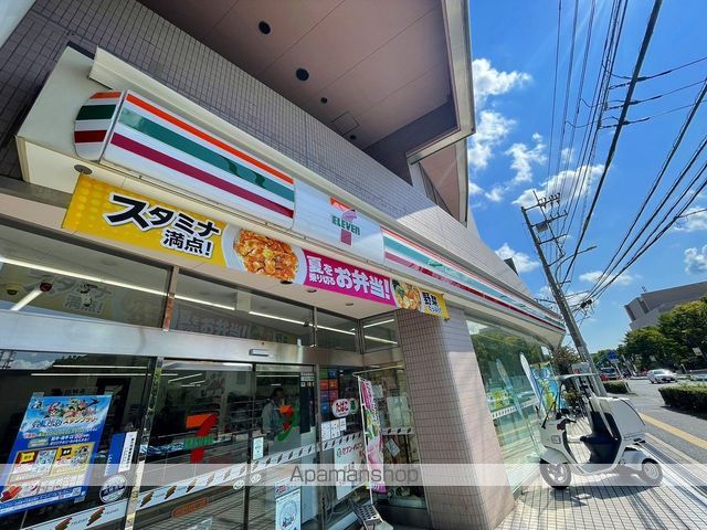 コンビニ　セブンイレブン（コンビニ）まで376m