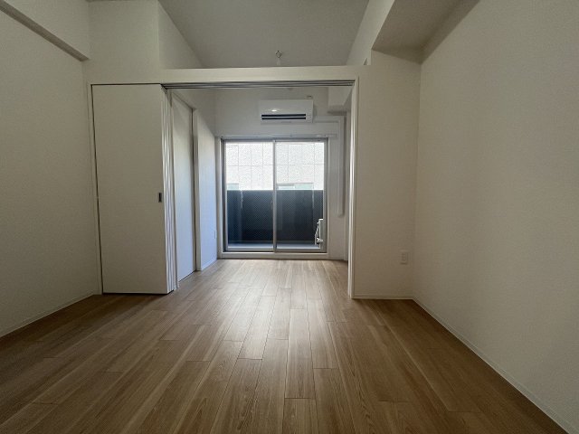 居室・リビング　※カラータイプは写真と異なります。