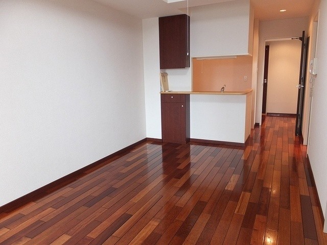 テリオ中島西の居間写真