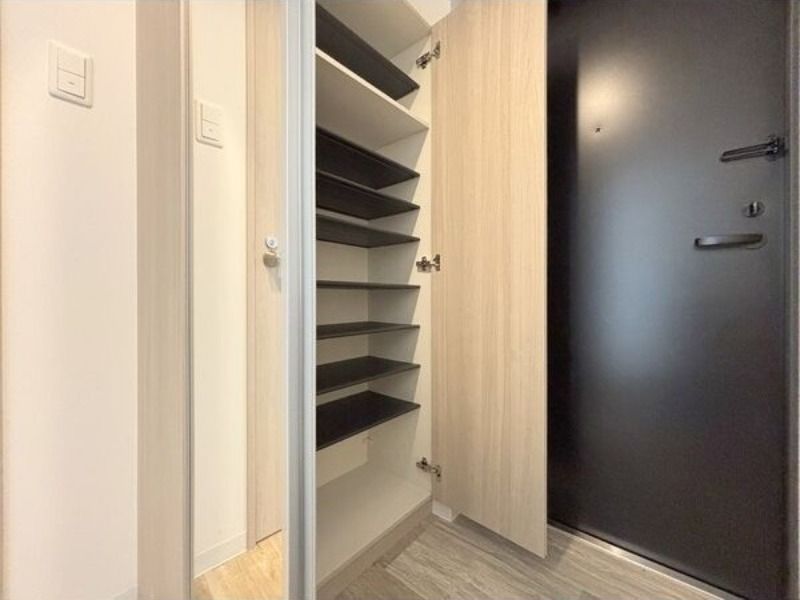 NOBLE Charmant元町の玄関写真