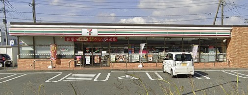 コンビニ　セブンイレブン 久留米試験場駅前店（コンビニ）まで573m