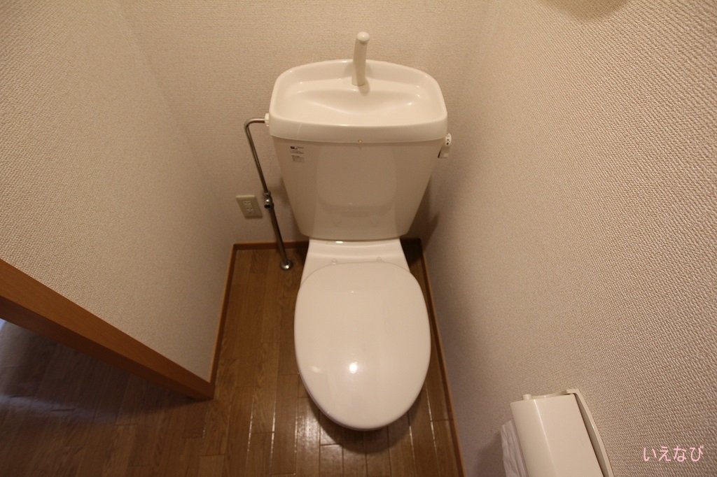 ＪＲ山陽本線 東福山駅 徒歩35分 2階建 築26年のトイレ写真