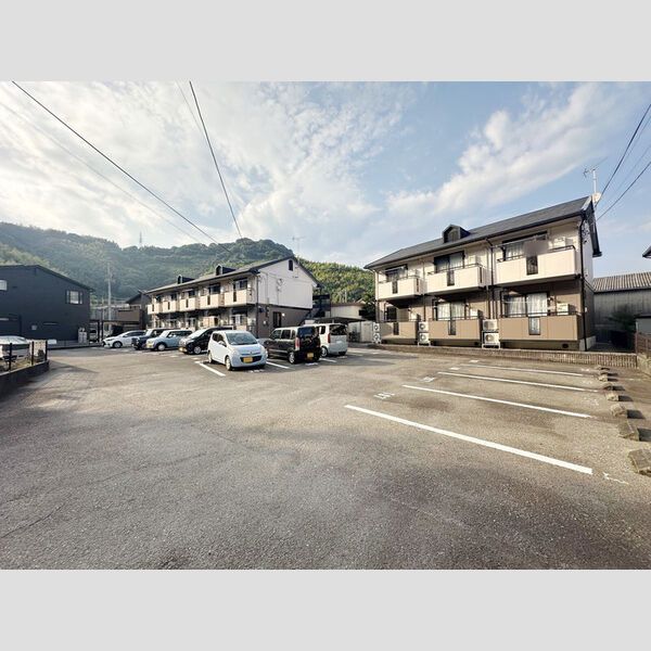 駐車場　駐車場