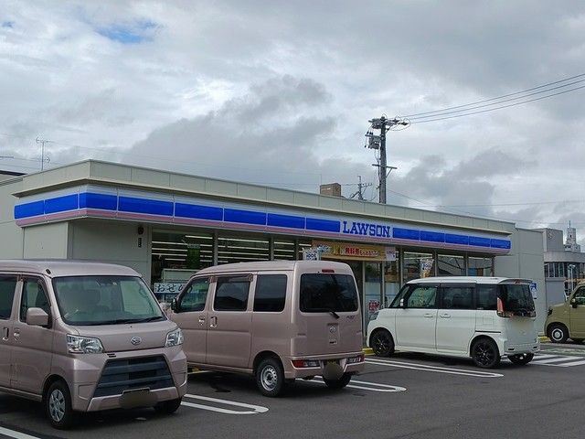 コンビニ　ローソン四日市中央通り店（コンビニ）まで350m