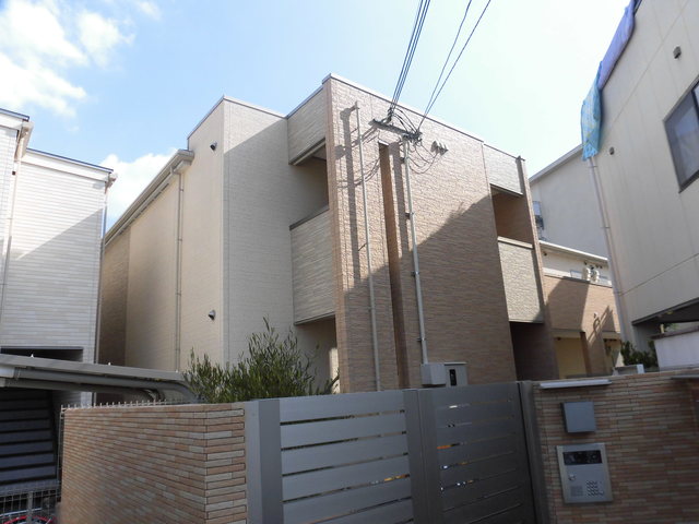 建物外観　明るく綺麗な建物です。