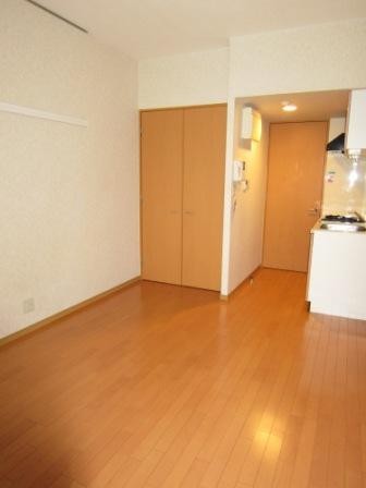 フレア金沢八景の居間写真