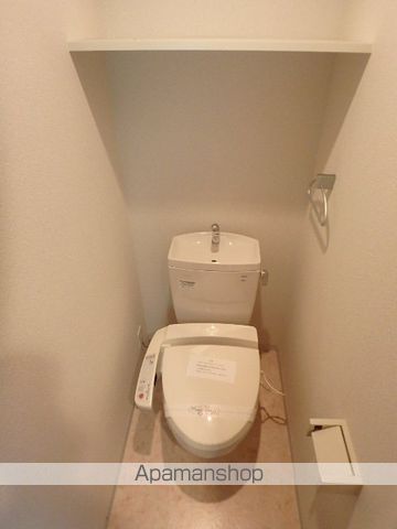 地下鉄御堂筋線 中津駅 徒歩7分 8階建 築18年のトイレ写真