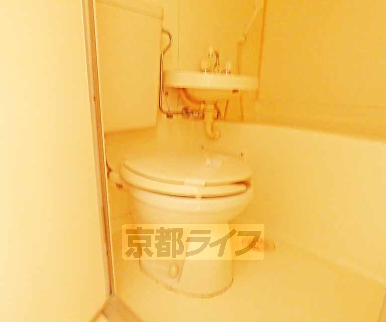 トイレ　ユニットなのでお掃除簡単です。