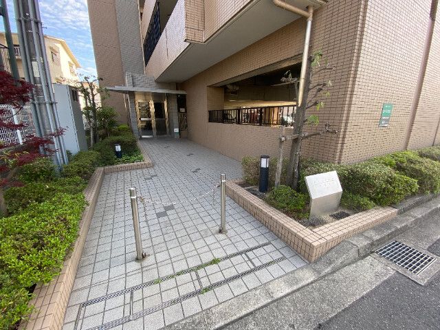 ロージェ・サノンの外観写真