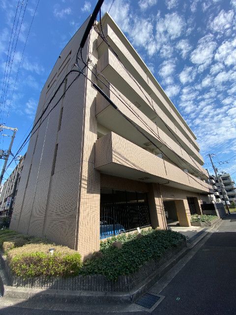ロージェ・サノンの外観写真