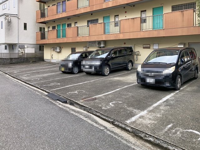駐車場　現況が相違する場合は現況を優先致します。