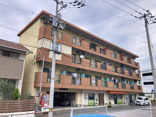 建物外観　現況が相違する場合は現況を優先致します。