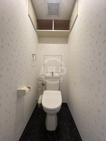 地下鉄四つ橋線 住之江公園駅 徒歩10分 13階建 築32年のトイレ写真
