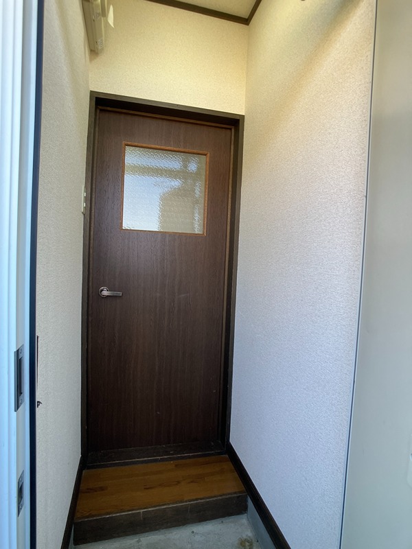 イナダマンションの玄関写真