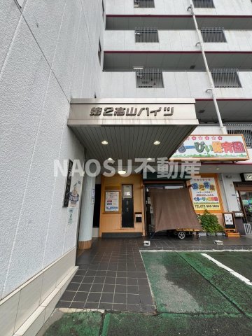 エントランス　建物の内部です