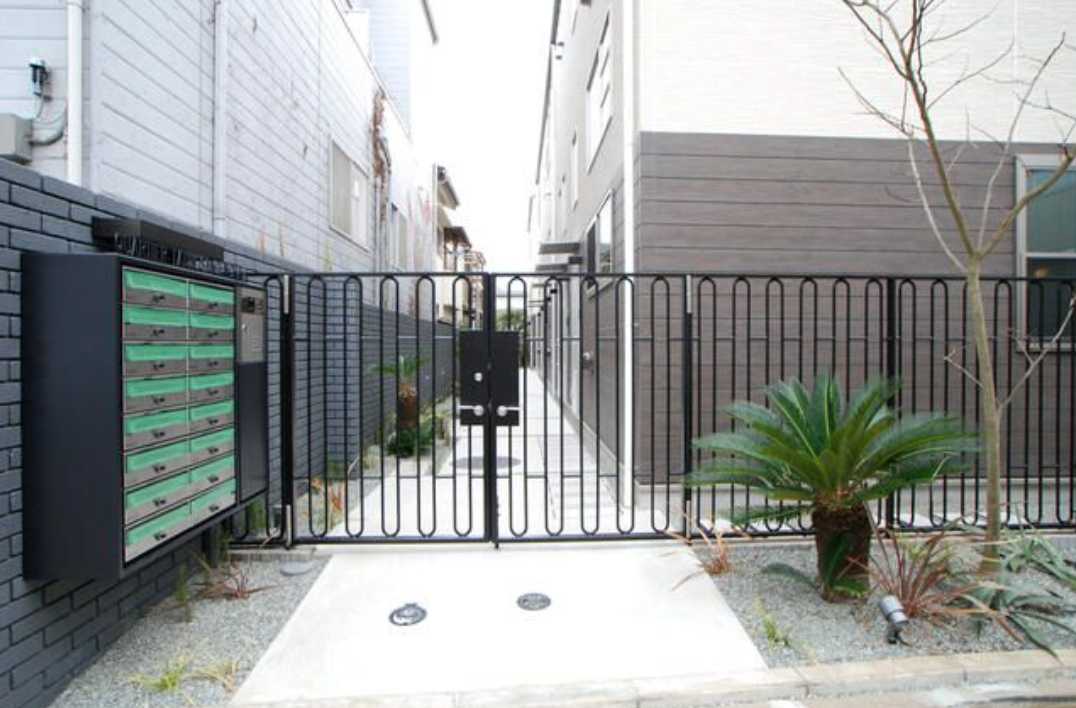 東急田園都市線 三軒茶屋駅 徒歩6分 3階建 築16年の外観写真