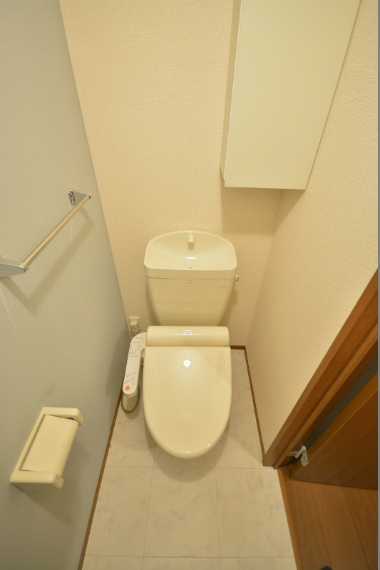 ＪＲ鹿児島本線 九州工大前駅 徒歩10分 3階建 築14年のトイレ写真