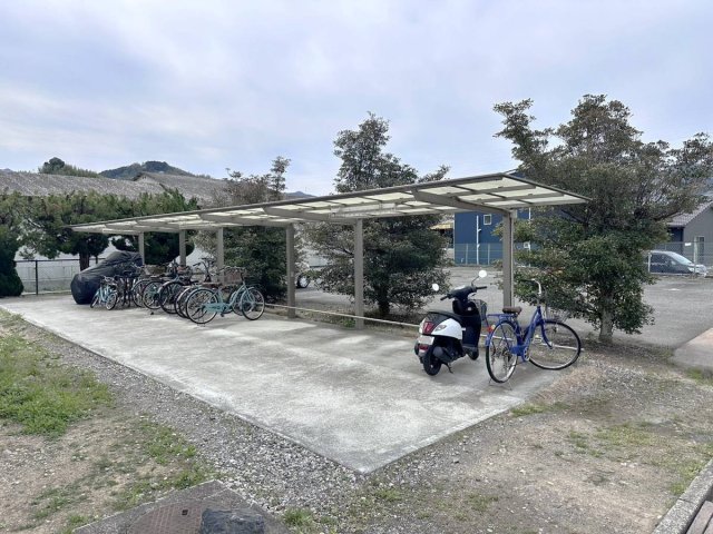 ビレッジハウス学文路の外観写真