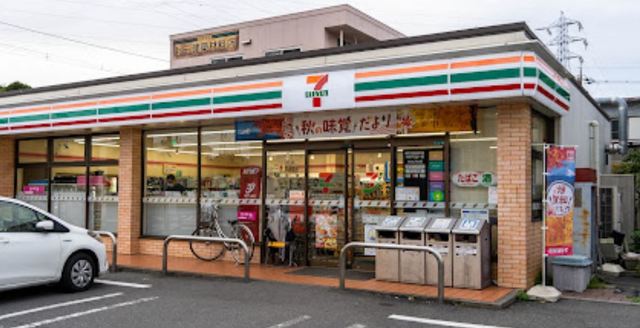 コンビニ　セブンイレブン江戸川西小岩3丁目店（コンビニ）まで349m