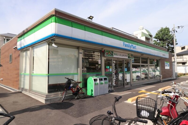 コンビニ　ファミリーマート吹田山手町四丁目店（コンビニ）まで211m