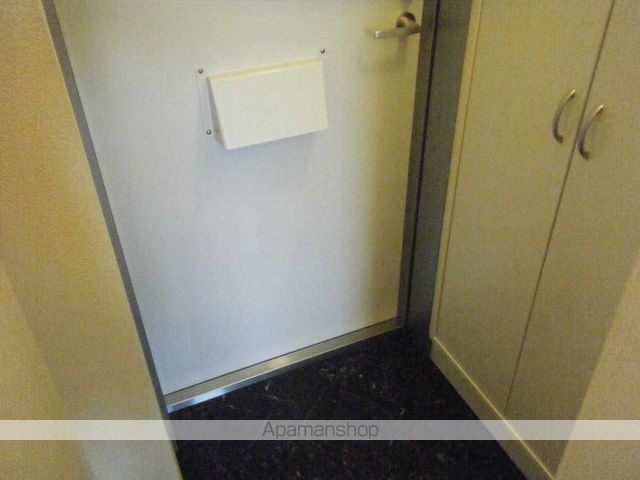レオパレス代官町の玄関写真