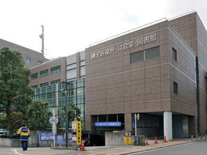 図書館　横浜市磯子図書館（図書館）まで346m