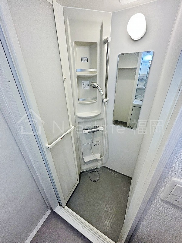 地下鉄空港線 西新駅 徒歩16分 10階建 築7年の風呂写真
