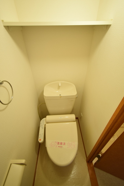トイレ　温水洗浄便座