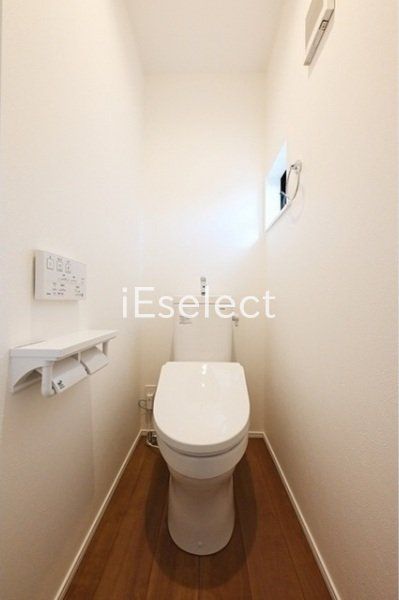 トイレ　トイレは1階と2階にございます